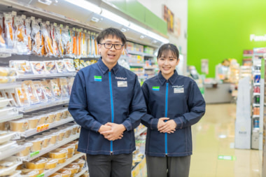 ファミマ／スタッフ募集の原稿作成にAI活用、1万6400店で導入